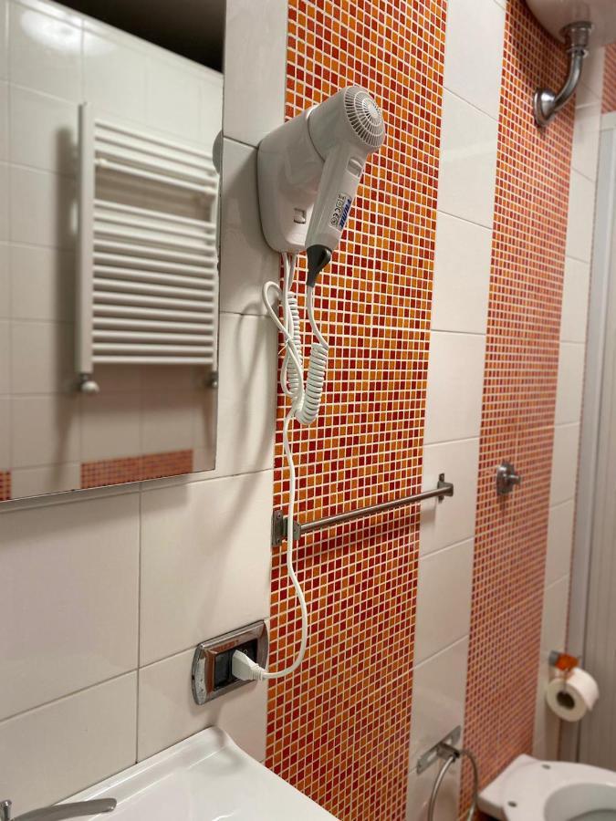 Hotel Falu Napoli Centro Camera Con Cucina E Bagno Privato Exterior foto